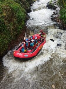 Arung jeram wisata yang seru dan tak terlupakan