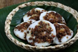 Serabi oncom khas Bandung cocok dimakan saat musim hujan