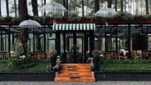 Suasana Lapine Café Lembang yang instagramable