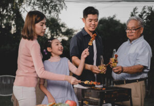 BBQ dan berkumpul keluarga di malam tahun baru