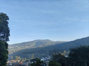 Gunung Tangkuban Perahu dan udara sejuk di Lembang