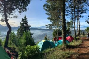 Pemandangan pagi hari di Gunung Putri Lembang