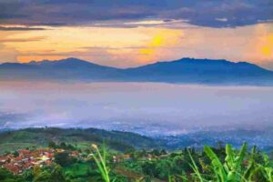 Sunrise yang indah dari Bukit Moko