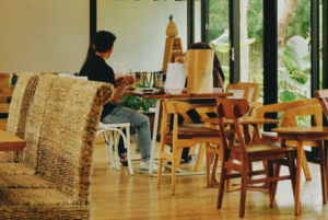 Area indoor Kulakan Coffe yang nyaman