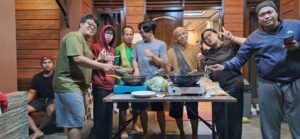 BBQ dan masak-masak bersama keluarga