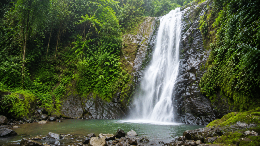 5 Curug Terbaik di Lembang dan Subang yang Wajib Dikunjungi