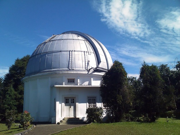 Bosscha Tutup Intip Langit Lembang dari Qion's Villa Saja