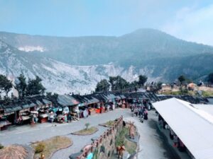 Kios oleh-oleh dan jajanan di Gunung Tangkuban Perahu