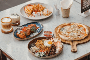 Makanan dan minuman bervariasi yang siap menemani nongkrong Anda