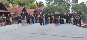 Teras luas untuk team building